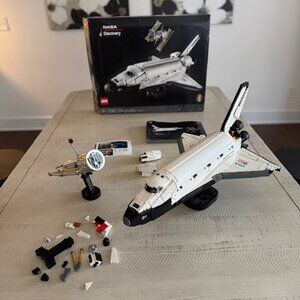 LEGO 10283 NASA Space Shuttle Discovery • Assembled • Box & Manual